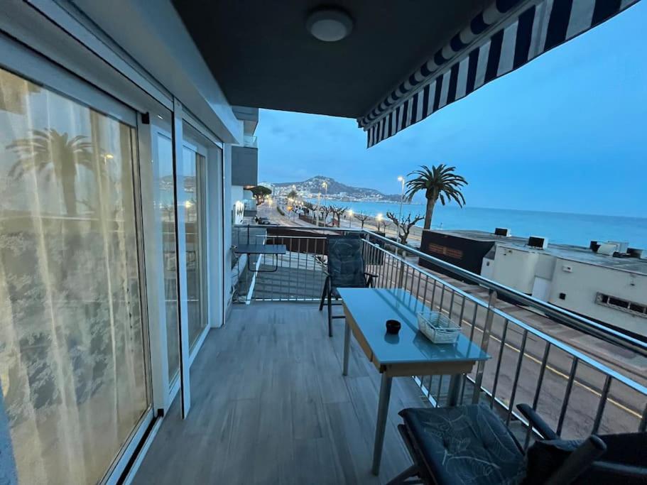 Estudio Con Impresionantes Vistas Al Mar 布拉内斯 外观 照片
